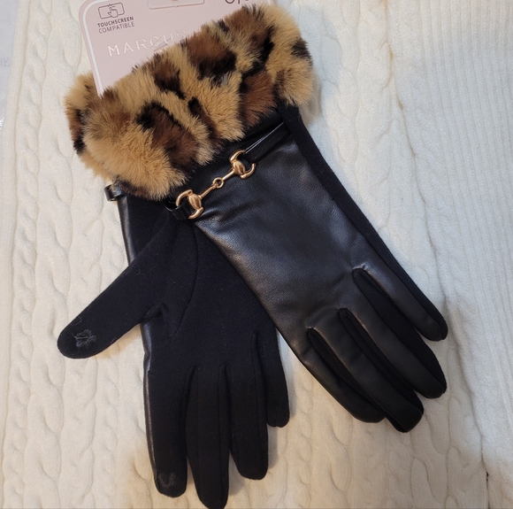 Marcus Adler Black Gloves with Leopard Print Cuff. Gold Tone Accent. O/S. - Picture 12 of 14